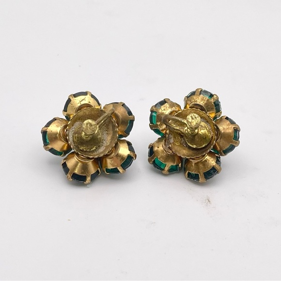 Splendid Vintage Emerald Green Crystal Cluster Earrings With Screw Backs Estate - Picture 13 of 15